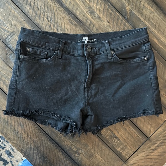 7 For All Mankind Black Cutoff Jean Shorts Size 29 - Picture 1 of 3